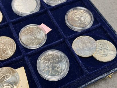 Pièces en argent
-Pièces de 10€ 
- 8 des...