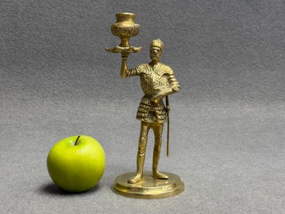 Bougeoir en bronze de style Troubadour.
H:...
