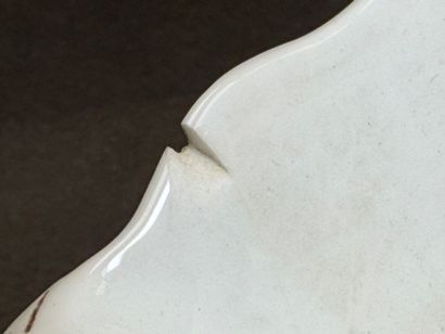 Trois grands vases de mariée en porcelaine...