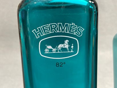 HERMÈS Paris. 
Cinq flacons d'eau de Cologne...