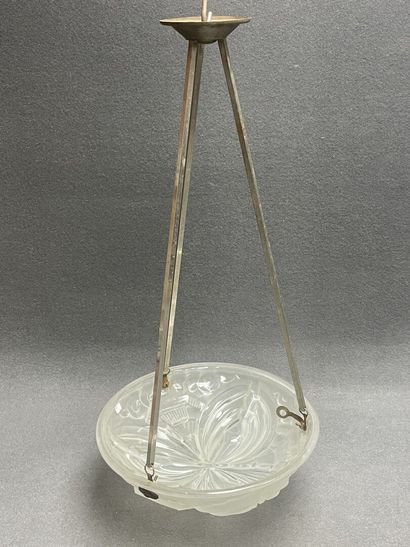 Suspension en verre moulé 
Années 1940.
H:...
