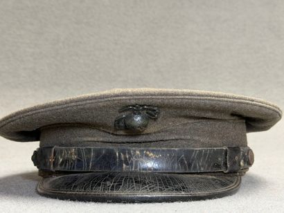 Deux casquettes Marine americaine début XX°
D....