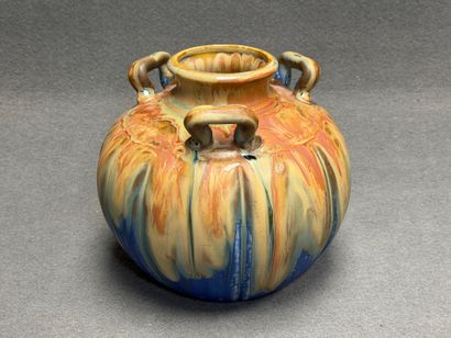 Gilbert METENIER (1876-1957) à Gannat
Vase...