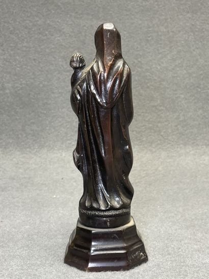 Vierge à l'enfant en bronze patiné. 
H. :21...