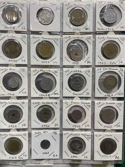 Classeur de 160 monnaies principalement France...