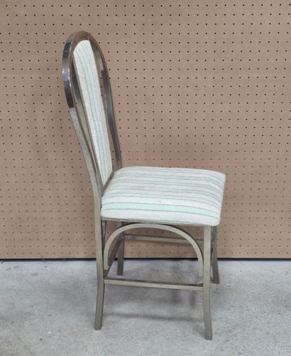 Paire de chaises en aluminium, garnies d'éponge
H:...