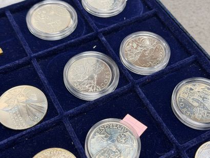 Pièces en argent
-Pièces de 10€ 
- 8 des...