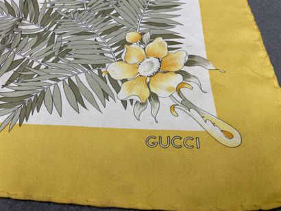 Hugo Boss. Haut taille 40. 
On y joint un...