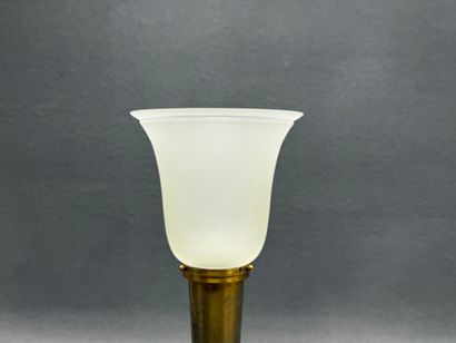 PERZEL: Lampe en laiton et vasque en verre...