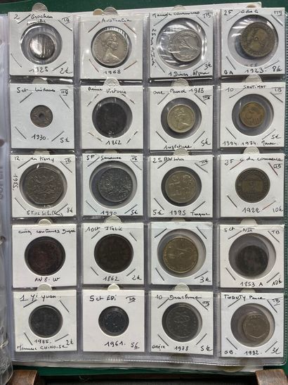 Classeur de 160 monnaies principalement France...