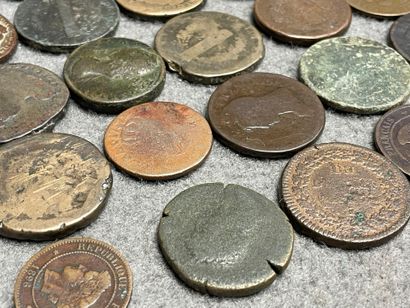 Lot de monnaies en bronze usées: Médaille...