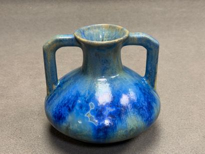 PIERREFONDS
Vase en grès à émail nuancé,...