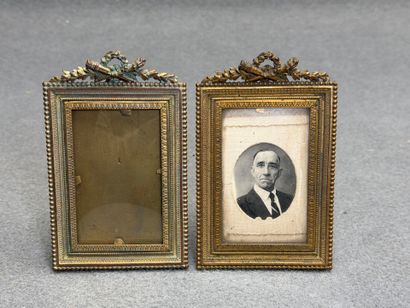 Paire de cadres photo en bronze. 
Vers 1900
13...