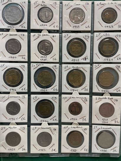 Classeur de 160 monnaies principalement France...
