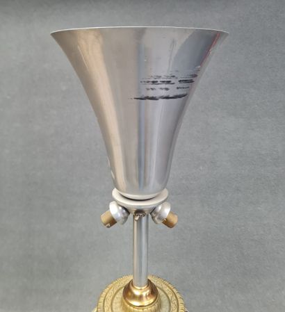 Vase en faïence d'Afrique du Nord, monté...