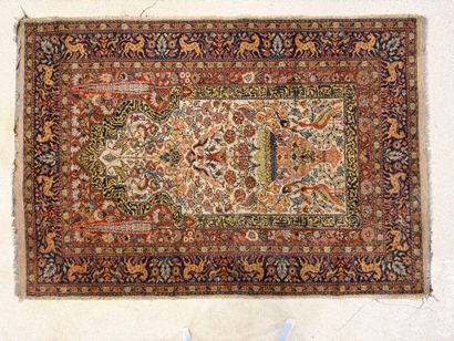 Tapis d'Orient en laine tissé.
200 x 135...