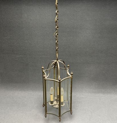 Lanterne en laiton à trois lumières.
H. :55...