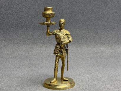 Bougeoir en bronze de style Troubadour.
H:...