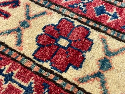Tapis en laine, tissé main
Pakistan type...