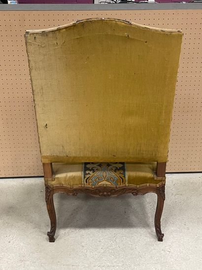 Fauteuil de style Louis XIV. 
H. : 115 cm....