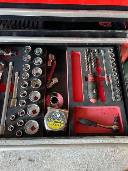 Servante à outils WURTH

***
Exposition à...