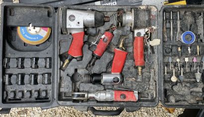 Coffret Timberland: outils compresseur 
***
Exposition...