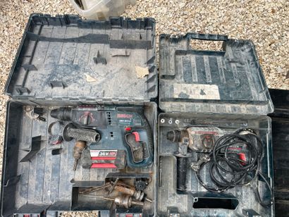 Perforateur BOSCH GBH 2-22 RE
On y joint...