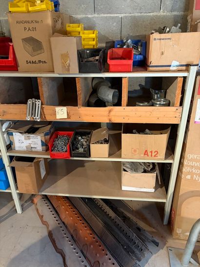 Stock quincaillerie mezzanine gauche: 3 raccords...