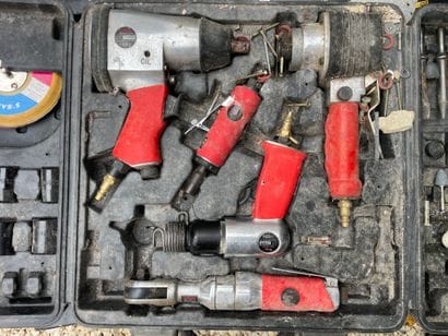 Coffret Timberland: outils compresseur 
***
Exposition...