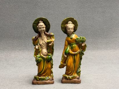 Couple asiatique, deux statuettes en céramique...