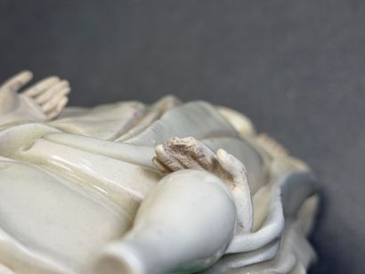 Divinité chinoise en grès émaillé.
H: 40...