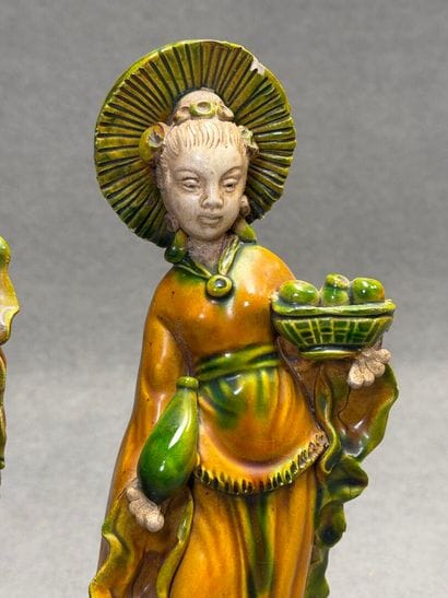 Couple asiatique, deux statuettes en céramique...