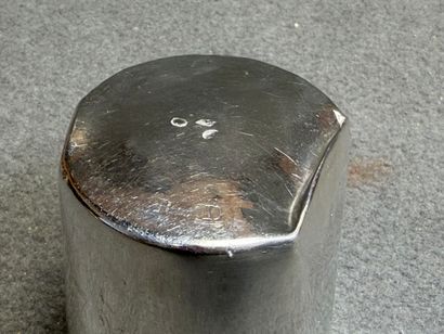 Timbale en argent. 
Poinçon XIX° 925°/00....