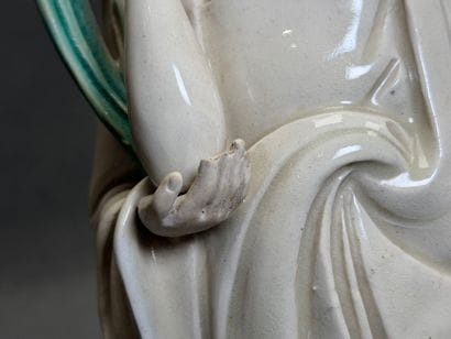 Divinité chinoise en grès émaillé.
H: 40...