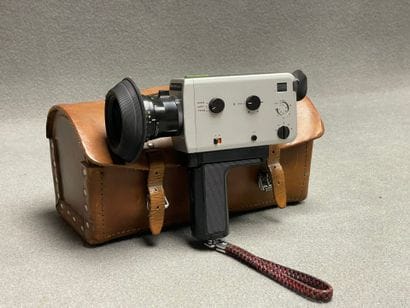 Caméra Braun Nizo 156 macro en étui cuir....