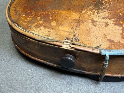 Violon XIX° accidenté en écrin accidenté...