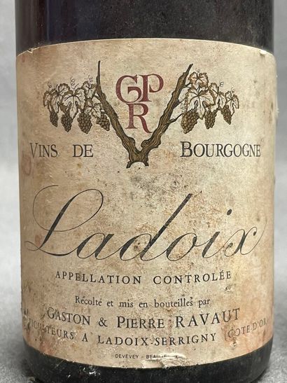 LADOIX - Domaine Ravaut. 4 bouteilles
-(sans...
