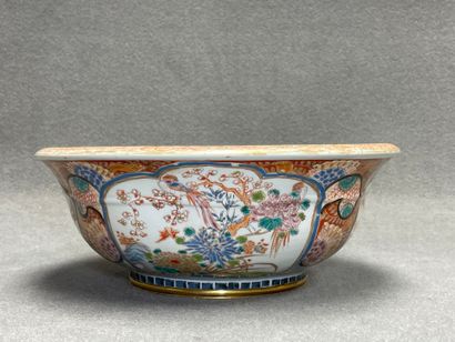 Bassin en porcelaine Imari
Japon XIX 
H....