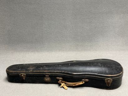 Violon et Archet en écrin.
Violon portant...