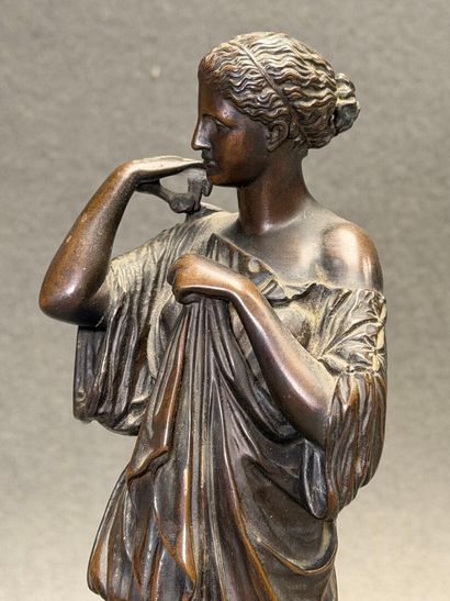 Diane.
Sculpture en bronze patiné.
H: 34...