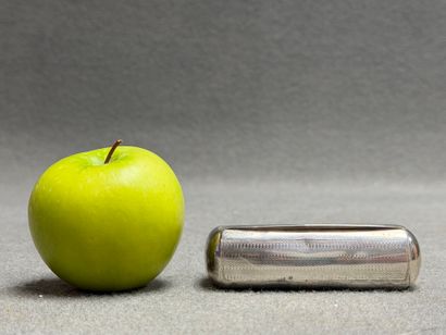 Tabatière en argent. 
 925°/00. 
Poids: 69...