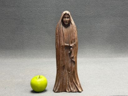 Vierge. 
Statuette en bois sculpté.
H. :33...