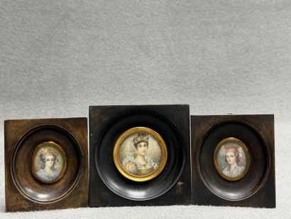Portraits de femmes. 
Trois miniatures début...