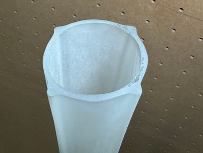 Grand vase soliflore en verre marmoréen
H....
