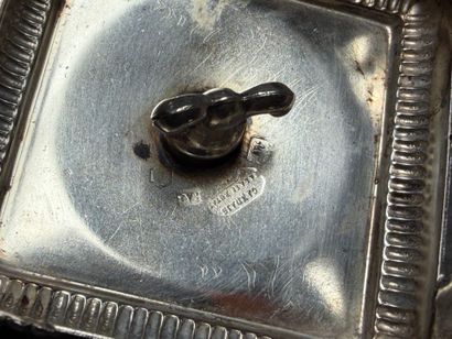 Paire de salerons en cristal et métal argenté....