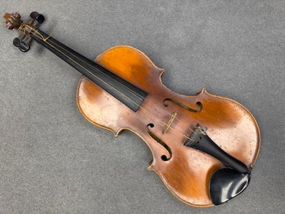 Violon et Archet en écrin.
Violon portant...