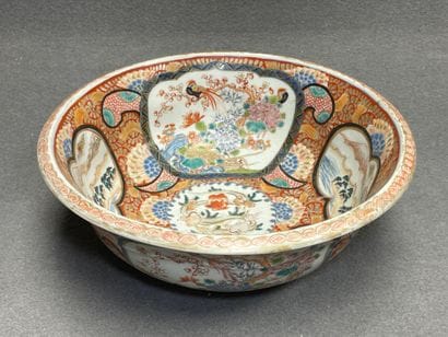 Bassin en porcelaine Imari
Japon XIX 
H....