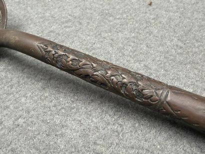 Grande cuillère en métal ciselé
Inde XX°....