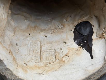 Divinité chinoise en grès émaillé.
H: 40...