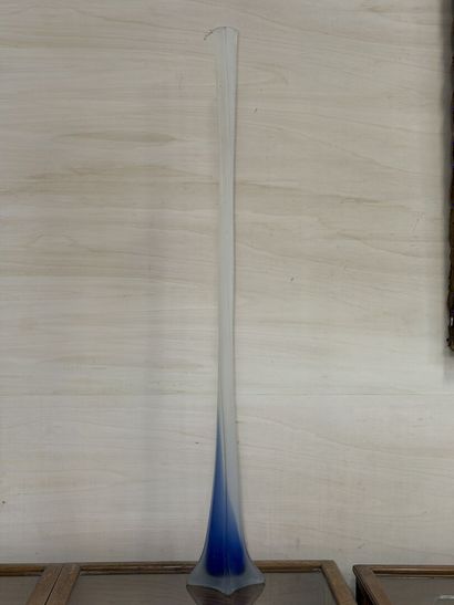 Grand vase soliflore en verre marmoréen
H....